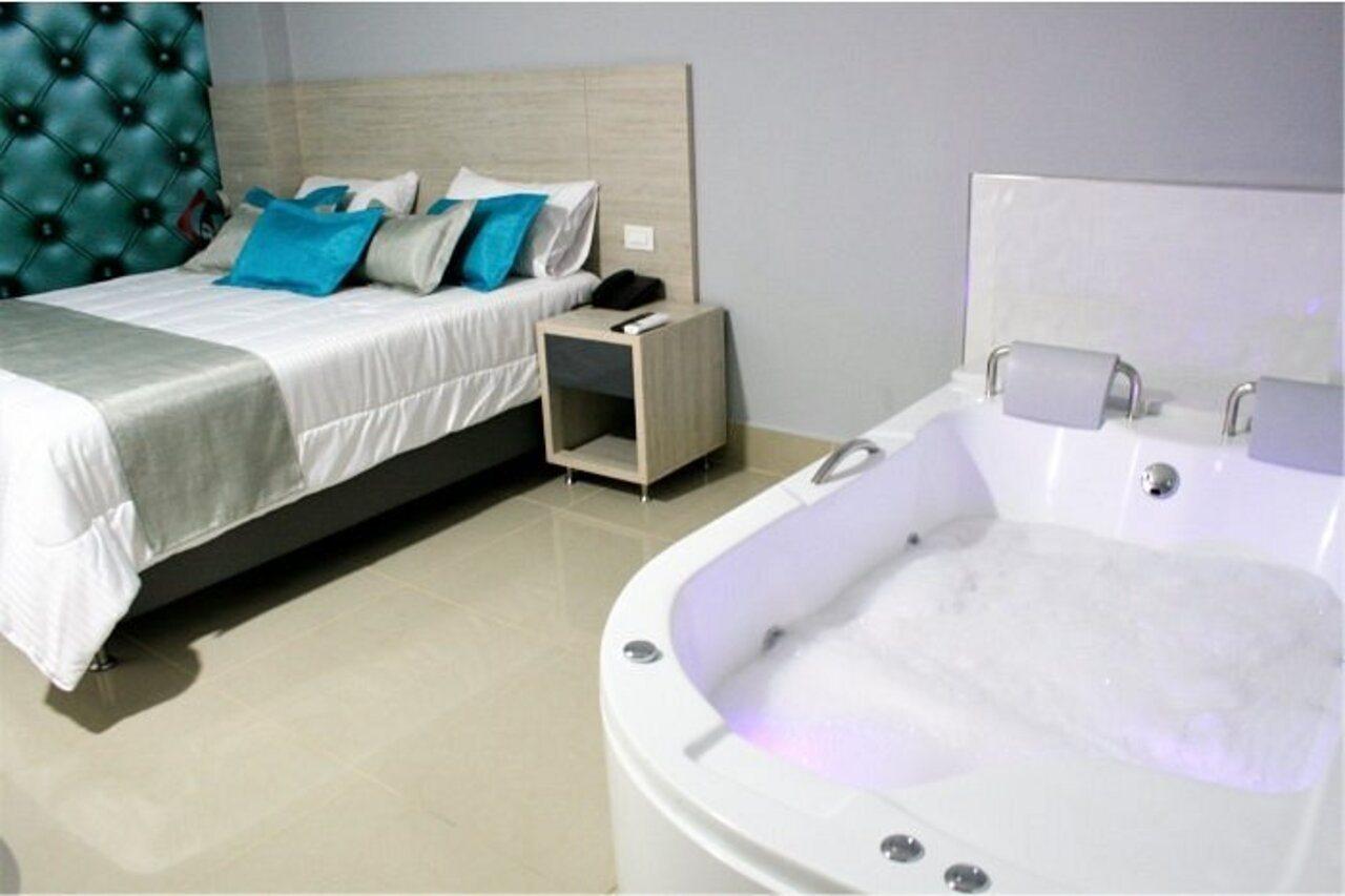 Hotel Lleras Express Medellín Buitenkant foto