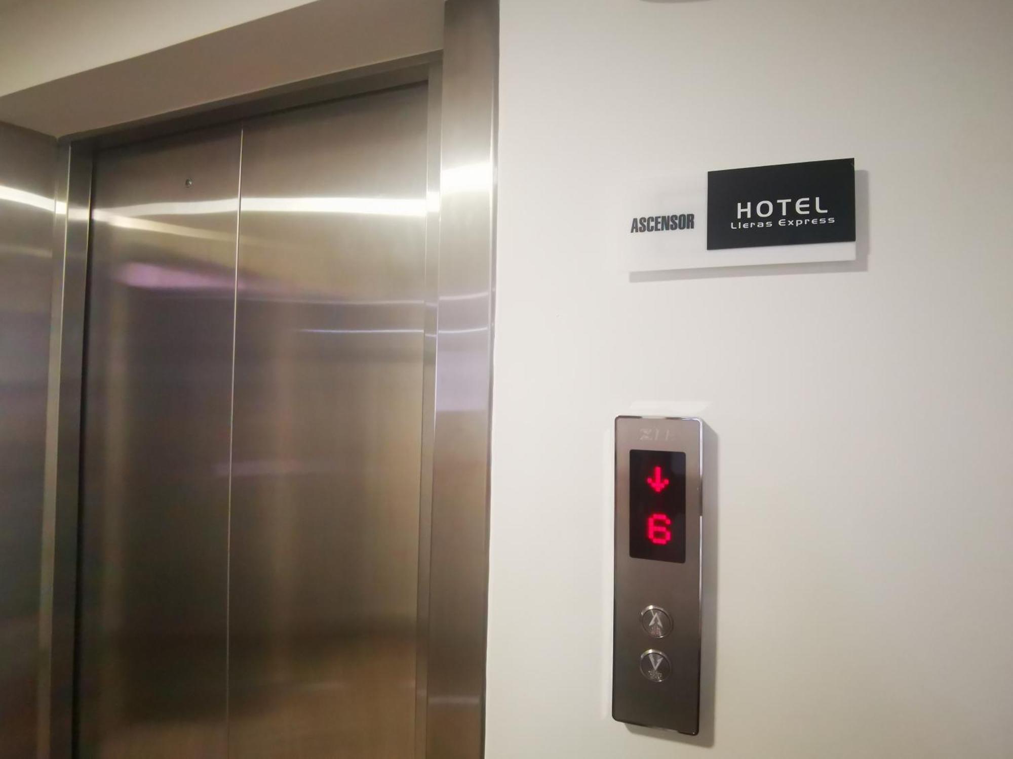 Hotel Lleras Express Medellín Buitenkant foto